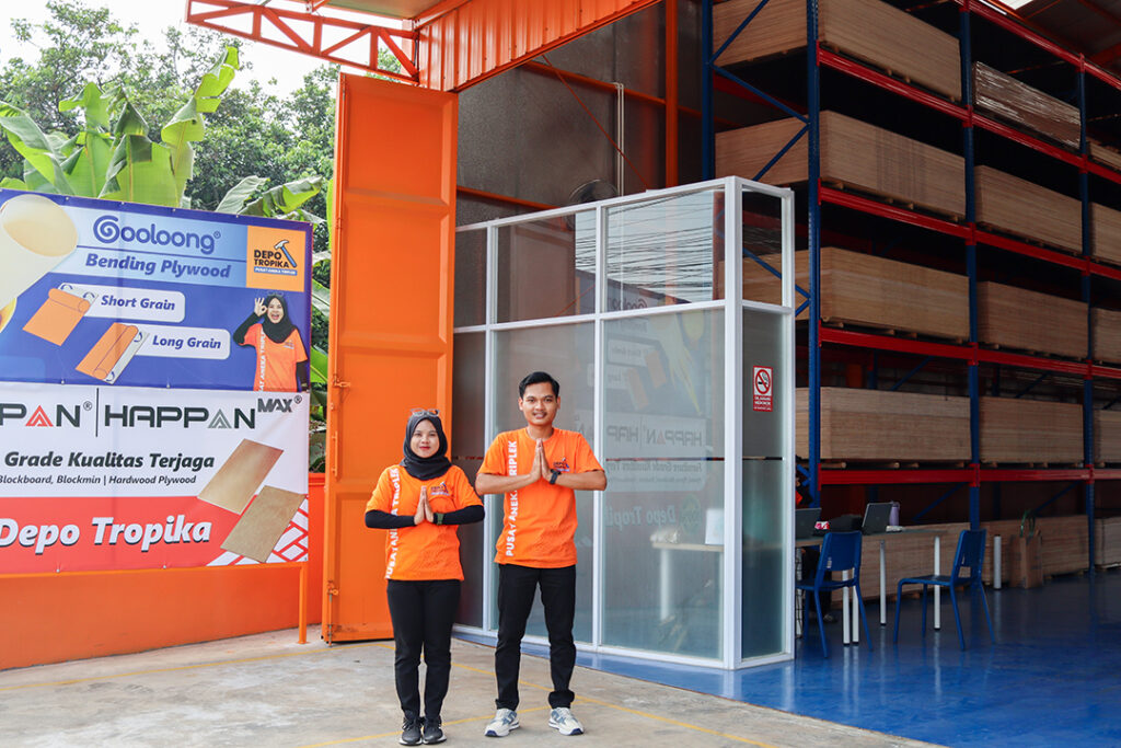 Toko bangunan terdekat yang menyediakan panel kayu plywood dan MDF